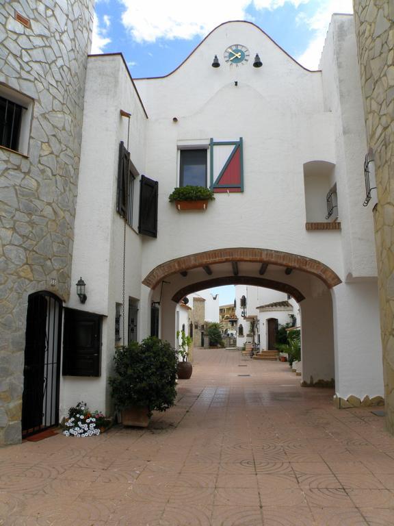 Waterside Apartment - Two Bedroom Empuriabrava Camera foto