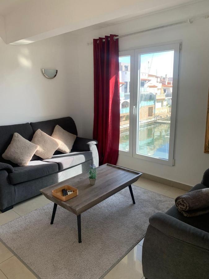 Waterside Apartment - Two Bedroom Empuriabrava Esterno foto