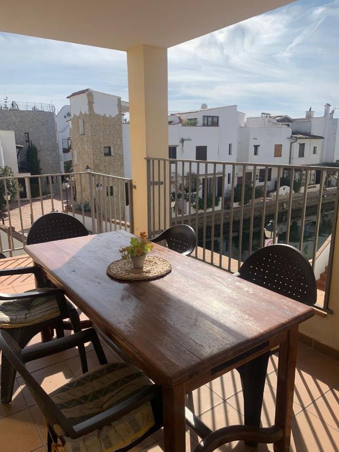 Waterside Apartment - Two Bedroom Empuriabrava Esterno foto