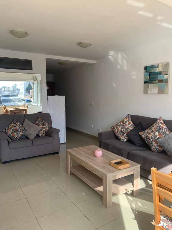 Waterside Apartment - Two Bedroom Empuriabrava Esterno foto