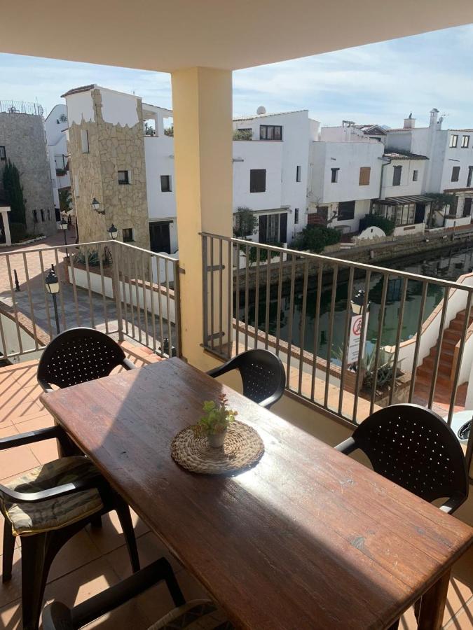 Waterside Apartment - Two Bedroom Empuriabrava Esterno foto