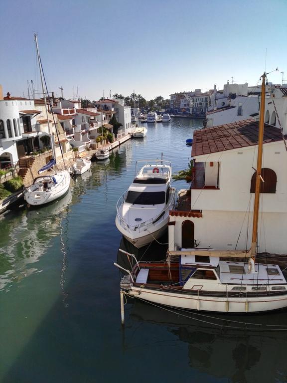 Waterside Apartment - Two Bedroom Empuriabrava Camera foto