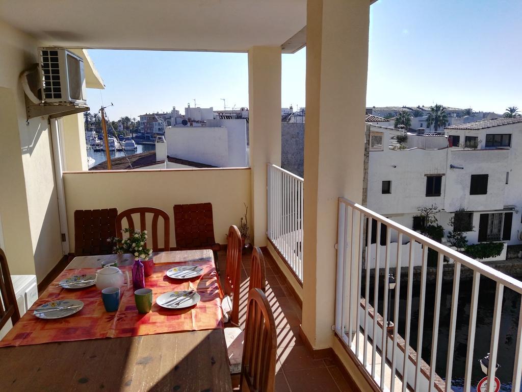 Waterside Apartment - Two Bedroom Empuriabrava Camera foto