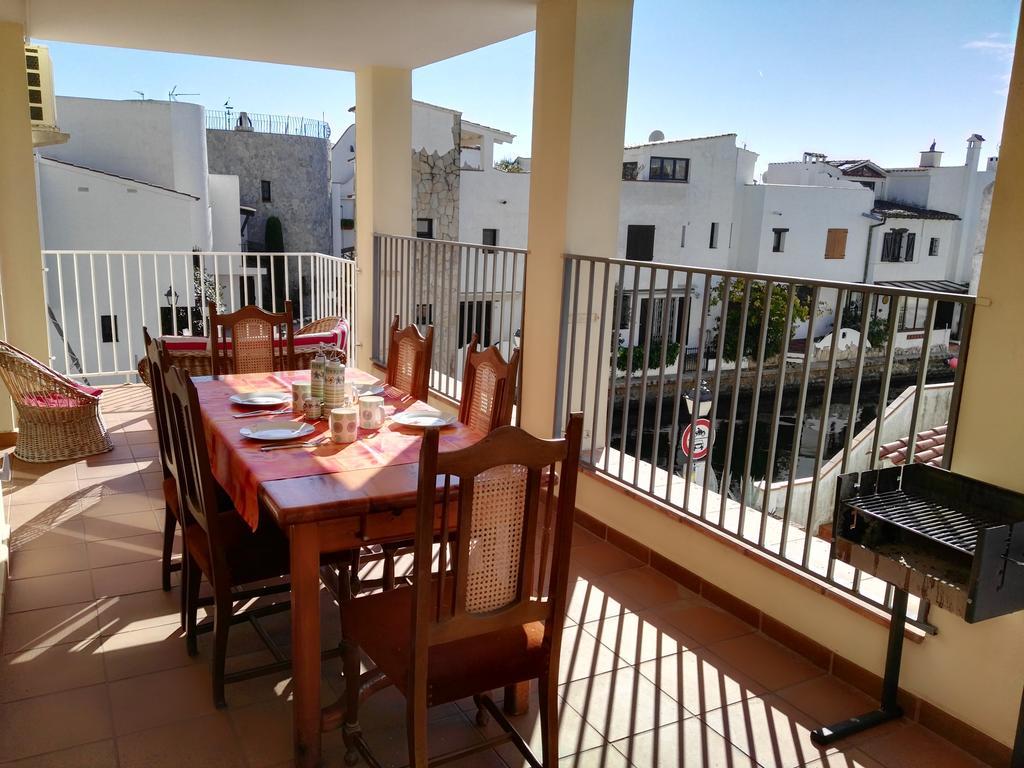 Waterside Apartment - Two Bedroom Empuriabrava Camera foto